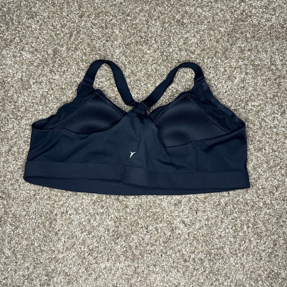Old Navy - Women’s Padded Sports Bra - Picture 3 of 5